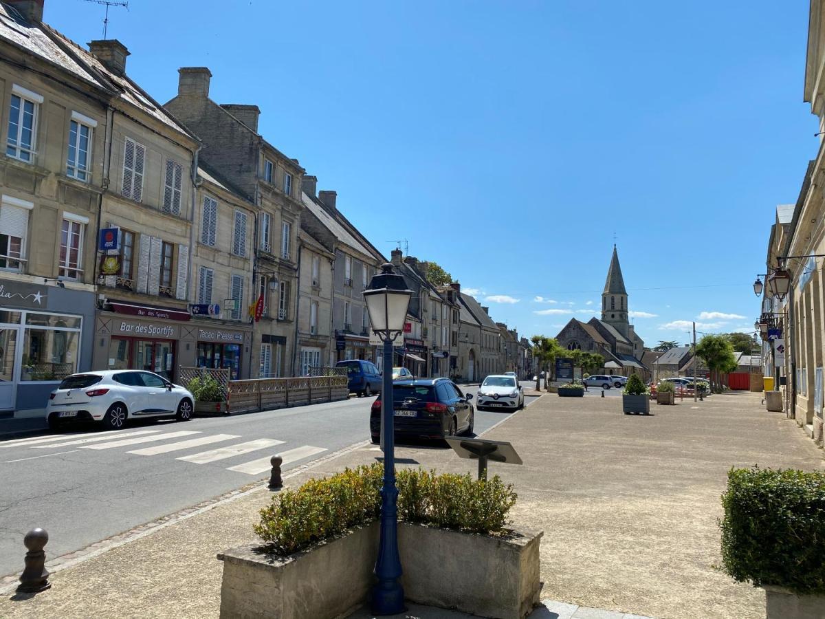 LA LUMINEUZ au cœur des plages du débarquement Creully sur Seulles Esterno foto